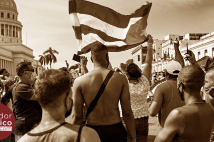 Protestas masivas en Cuba contra el gobierno. El Gobierno envía arroz y leche para aplacar las protestas.